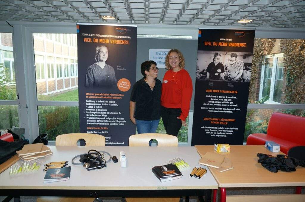 EV. Krankenhaus beim Markt der beruflichen Möglichkeiten.
