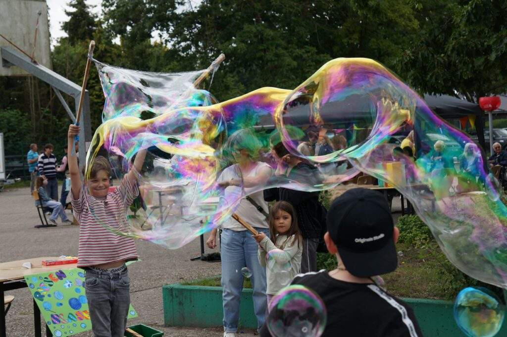 Sommerfest IGS Zetel, Seifenblasenspiel